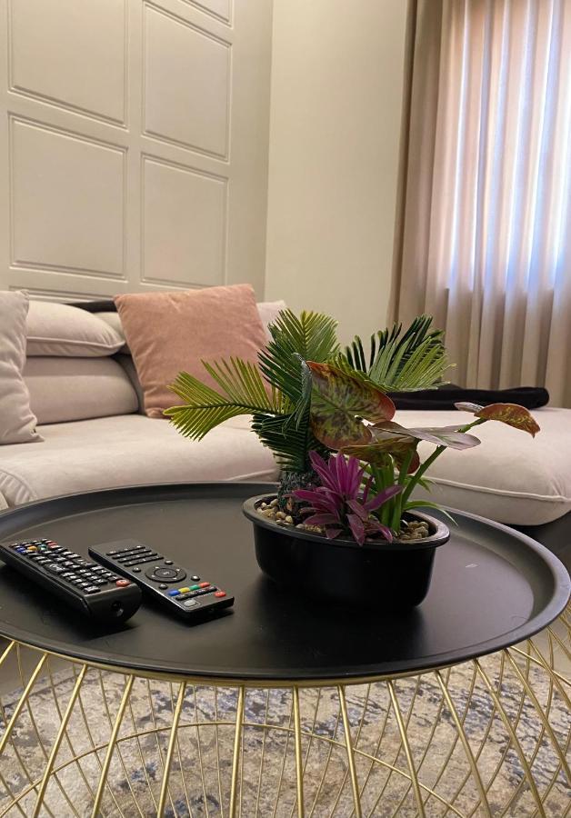 Comfort Apartament, Near The Beach Durres Ngoại thất bức ảnh