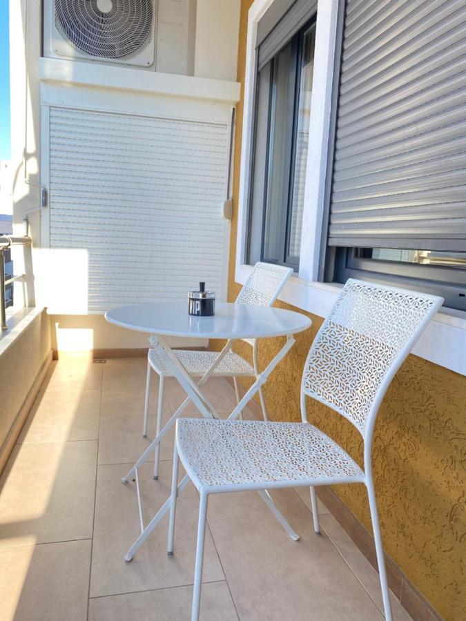 Comfort Apartament, Near The Beach Durres Ngoại thất bức ảnh